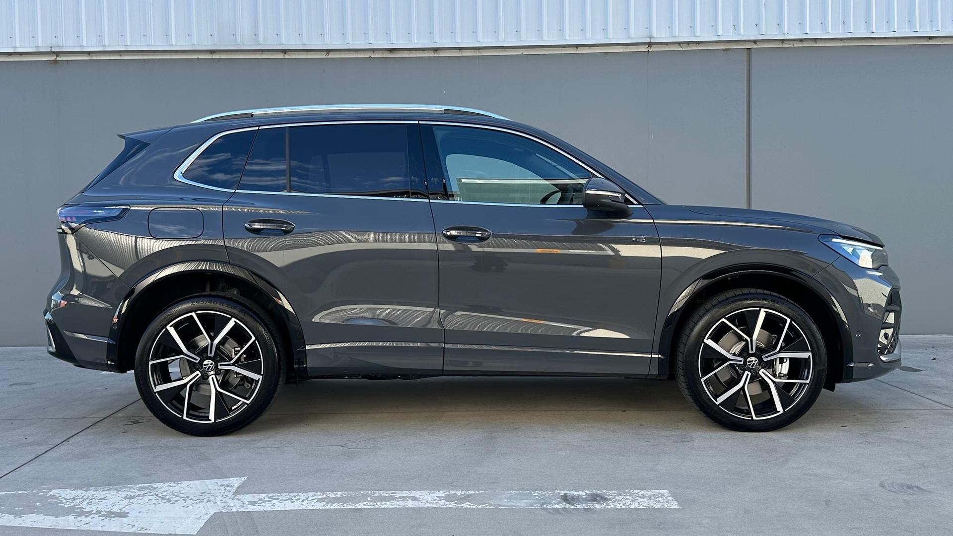 Volkswagen Tiguan image 2