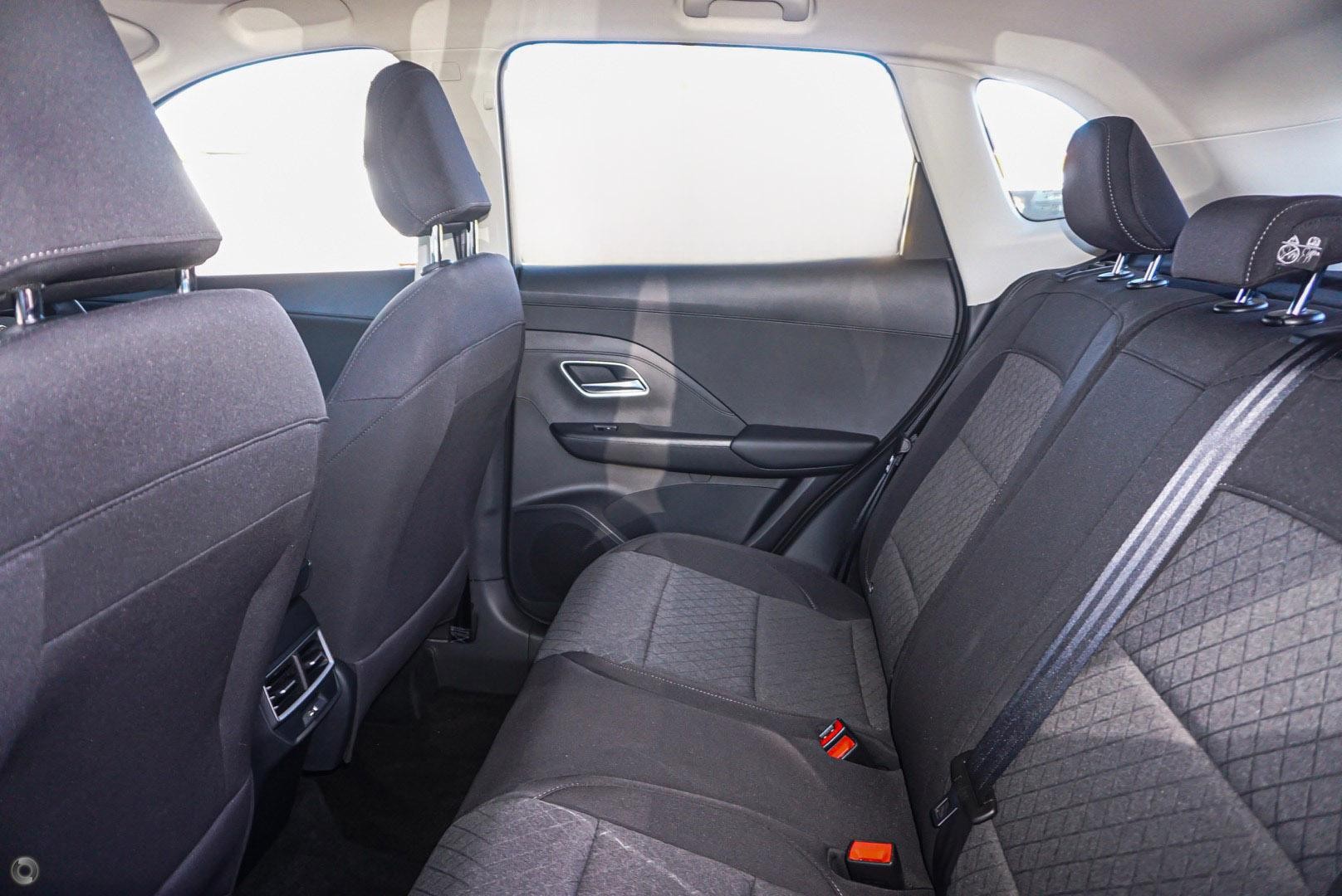 MG Zs image 2
