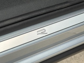 https://dvg-vehicle-assets.s3.amazonaws.com/204027/26y0zl4xfvkue8ae4r0wm6whn.jpg
