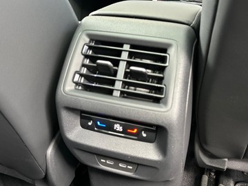 https://dvg-vehicle-assets.s3.amazonaws.com/204027/63pw0udl619ceodjmzb0y12aa.jpg