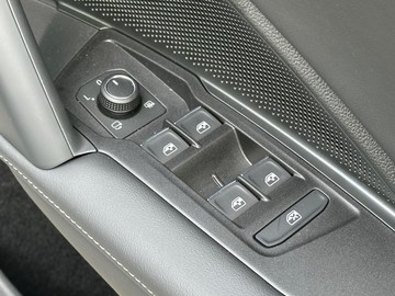 https://dvg-vehicle-assets.s3.amazonaws.com/204333/7h7282vkzkdjuhmwhk3cyp3kc.jpg