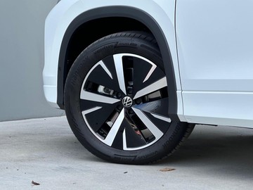https://dvg-vehicle-assets.s3.amazonaws.com/204333/9q6lg37rnan0bowcpcqxxtc1i.jpg