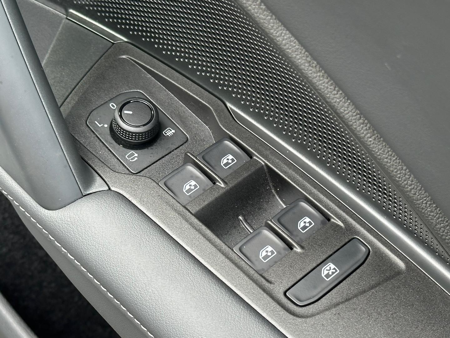 Volkswagen Tayron image 1