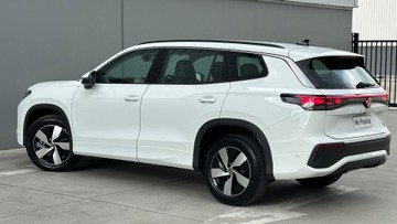 https://dvg-vehicle-assets.s3.amazonaws.com/204519/9siom112080c3f6xxfl362sgu.jpg