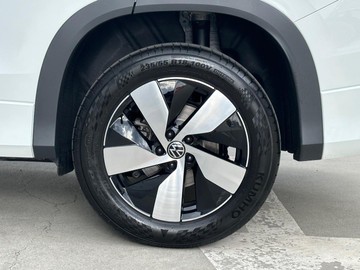 https://dvg-vehicle-assets.s3.amazonaws.com/204519/a68tmwu5vossth2nw1qi352v8.jpg