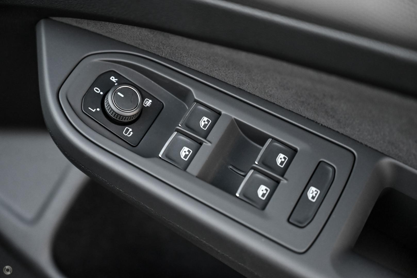 Volkswagen Golf image 2