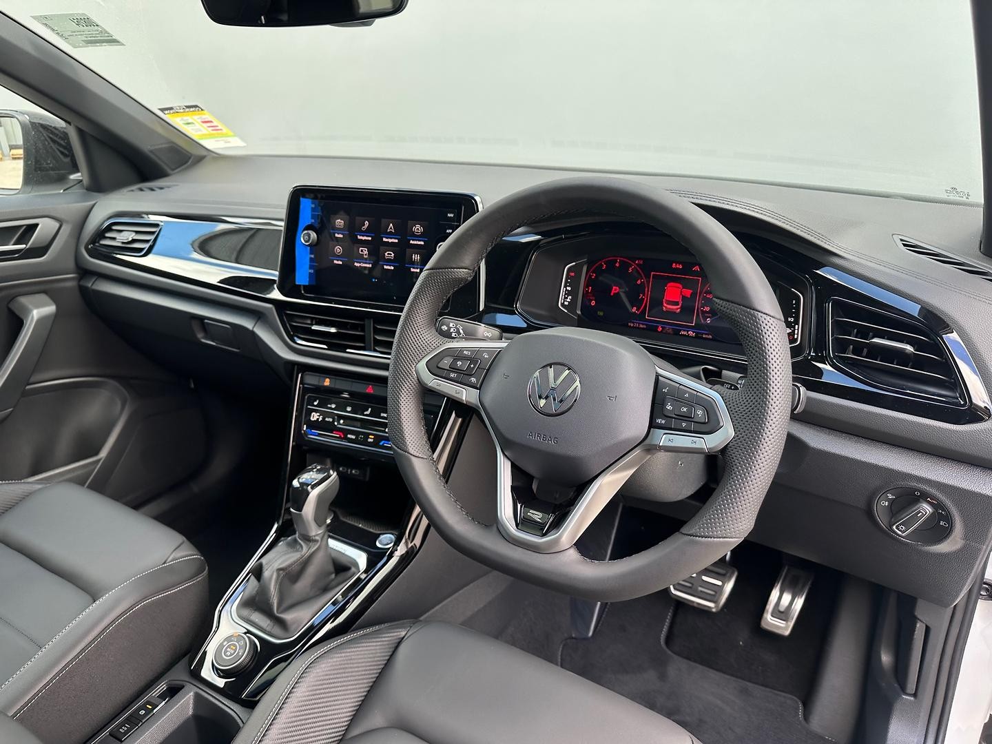 Volkswagen T-roc image 4
