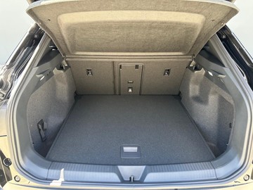 https://dvg-vehicle-assets.s3.amazonaws.com/208302/6212lzv3c6o6b56afasz74va8.jpg