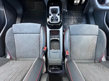 https://dvg-vehicle-assets.s3.amazonaws.com/208302/box9vnl9uokaeonces08y3et.jpg
