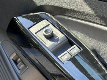 https://dvg-vehicle-assets.s3.amazonaws.com/208316/5rk2j3sac63850u0oa21csean.jpg