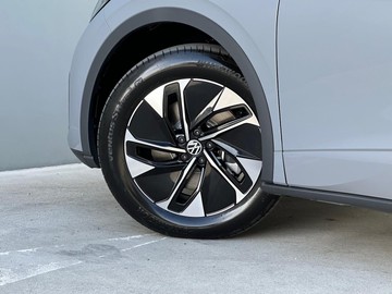 https://dvg-vehicle-assets.s3.amazonaws.com/208316/60hl3y784hsatbx8sza93i24a.jpg