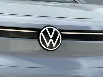 https://dvg-vehicle-assets.s3.amazonaws.com/208316/7prolmcb8pbw921d7b4kyxi4f.jpg