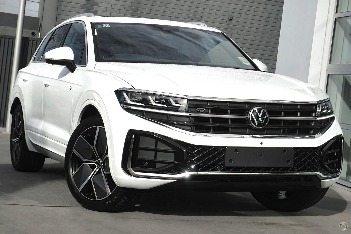Volkswagen Touareg image 1
