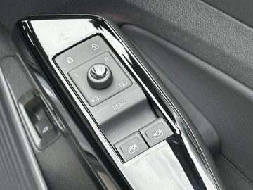 https://dvg-vehicle-assets.s3.amazonaws.com/209378/bjv0dp780cd0ben3wp3fj529s.jpg