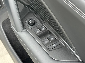 https://dvg-vehicle-assets.s3.amazonaws.com/211571/7uflz7vfk07il13sv60ujz6l2.jpg