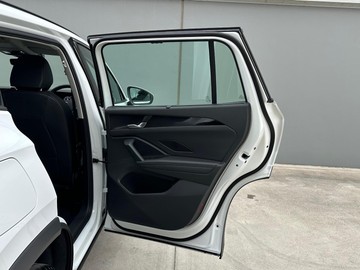 https://dvg-vehicle-assets.s3.amazonaws.com/211571/8942bjtdw6yjcgrpeg18lvugg.jpg