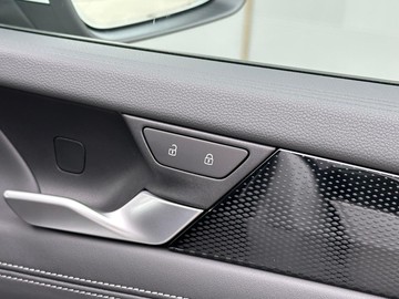 https://dvg-vehicle-assets.s3.amazonaws.com/211571/d8b8ruwjq3jbksq34ssc390in.jpg
