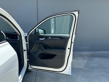https://dvg-vehicle-assets.s3.amazonaws.com/211572/1dlr6aq5zqasymiqzv8hnje9q.jpg