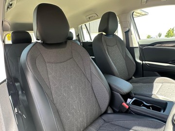 https://dvg-vehicle-assets.s3.amazonaws.com/211572/23ktlqj14rjy6bdxlxiew4zud.jpg
