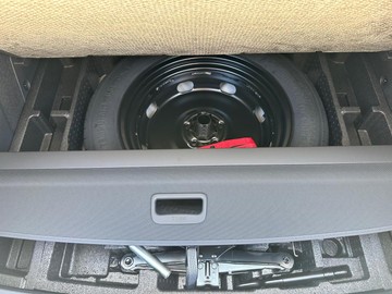 https://dvg-vehicle-assets.s3.amazonaws.com/211572/5lvaiytc6hq1yae30i3adv08e.jpg