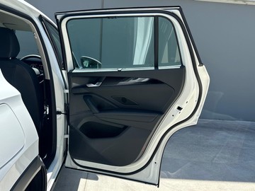 https://dvg-vehicle-assets.s3.amazonaws.com/211572/65pwf7ornfyylkw5bi52zf4dm.jpg