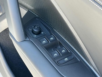 https://dvg-vehicle-assets.s3.amazonaws.com/211572/6ayz6yqkkowvr3q6sa2sv7toy.jpg