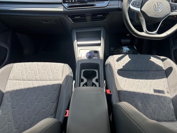 https://dvg-vehicle-assets.s3.amazonaws.com/211572/8enhp2ru0i80aaemod6wp0v0c.jpg