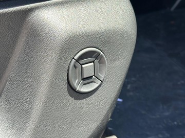 https://dvg-vehicle-assets.s3.amazonaws.com/211572/9jmgd7witq0p1yq063l4b041j.jpg