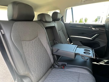 https://dvg-vehicle-assets.s3.amazonaws.com/211572/aumgcfnlakcq2p7lzjvev542b.jpg