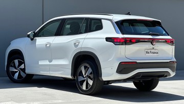 https://dvg-vehicle-assets.s3.amazonaws.com/211572/ck7zwex2kgeog058exl1oi7c1.jpg