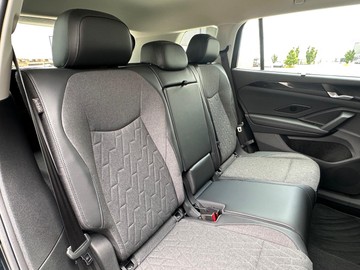 https://dvg-vehicle-assets.s3.amazonaws.com/211577/1gpb3xp3jrj6e2s34zs30azsu.jpg