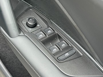 https://dvg-vehicle-assets.s3.amazonaws.com/211577/7e3x8nfi8xdm2hu4qkxoy7ei7.jpg