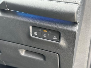 https://dvg-vehicle-assets.s3.amazonaws.com/211577/8myzbeyxbhk7c7uspgypislce.jpg
