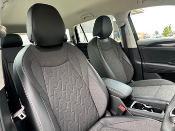 https://dvg-vehicle-assets.s3.amazonaws.com/211577/8zm4gn3acw4edna44w6awcgue.jpg