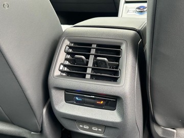 https://dvg-vehicle-assets.s3.amazonaws.com/211579/9yku838lnc75i98m14fbq3y8y.jpg