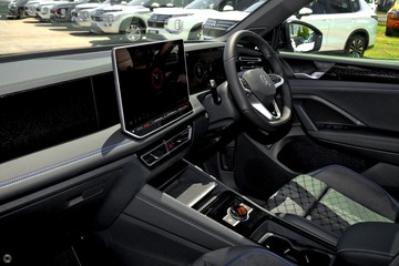 https://dvg-vehicle-assets.s3.amazonaws.com/211587/2h0vuaczlvzn0n436nprzt7l3.jpg
