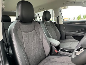 https://dvg-vehicle-assets.s3.amazonaws.com/214796/9o3wwp0usf808um2r83j1fegs.jpg