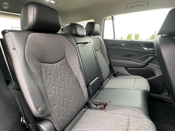 https://dvg-vehicle-assets.s3.amazonaws.com/214796/bckur87to5q3qeynqpors3n6n.jpg