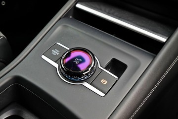 https://dvg-vehicle-assets.s3.amazonaws.com/214797/8zfk3nvngt2czanen7ijshotd.jpg
