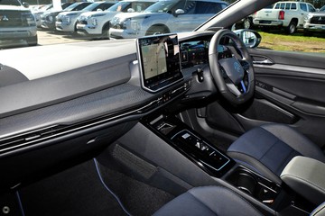 https://dvg-vehicle-assets.s3.amazonaws.com/216166/4ue6j1f1vwxdy475ne6zd4dz2.jpg