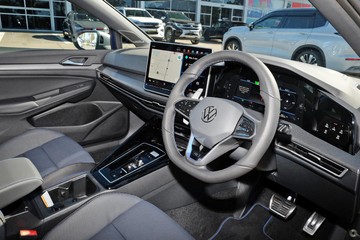 https://dvg-vehicle-assets.s3.amazonaws.com/216166/md0dblwhov1gl9u07xs3frmu4.jpg