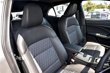 https://dvg-vehicle-assets.s3.amazonaws.com/230979/rj1y8sa6g3korbyvgzvxce3d8.jpg