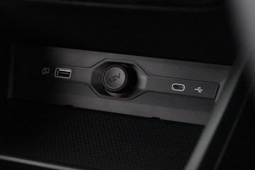 https://dvg-vehicle-assets.s3.amazonaws.com/232642/52qunbunyjhpv8gzjv2ply7el.jpg