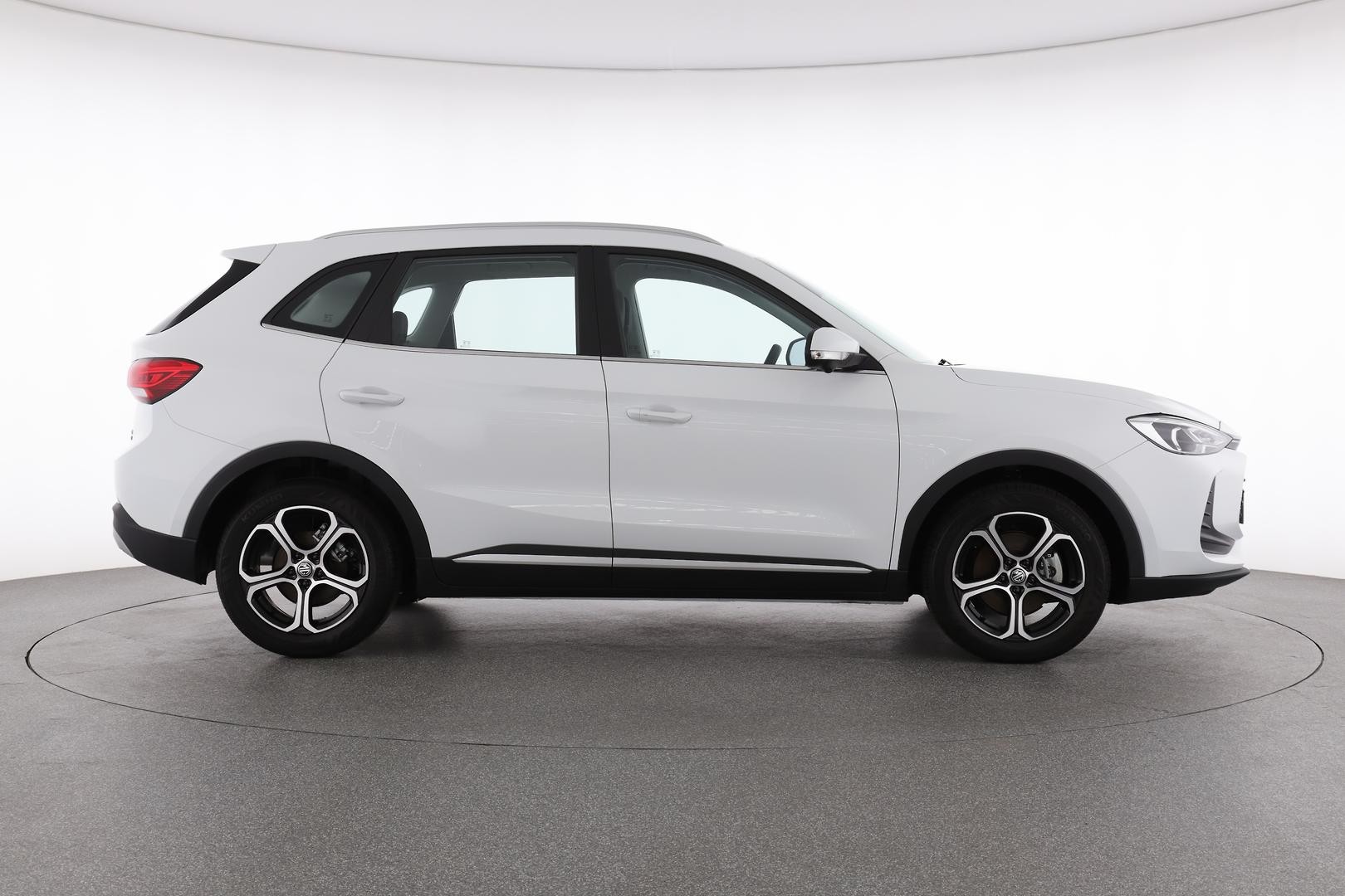 MG Zs image 2