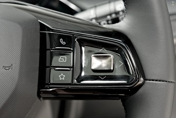 https://dvg-vehicle-assets.s3.amazonaws.com/256986/ca4wrk6eyjkak5vl1pzauw7aa.jpg