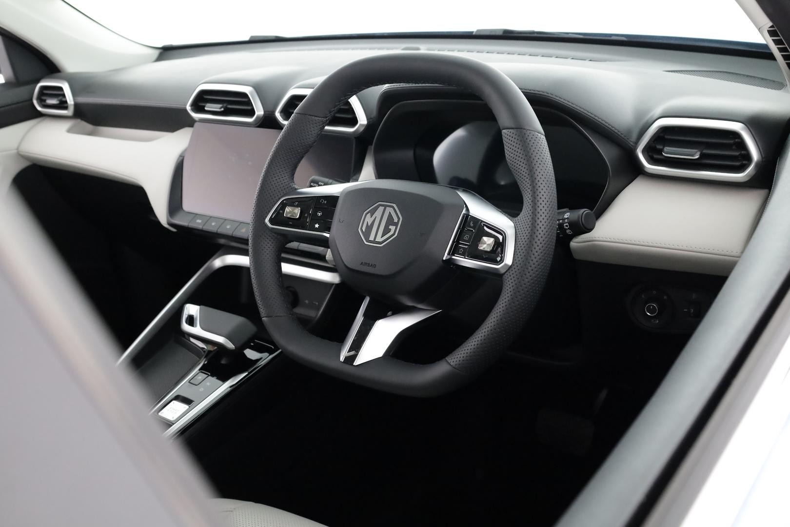 MG Zs image 4
