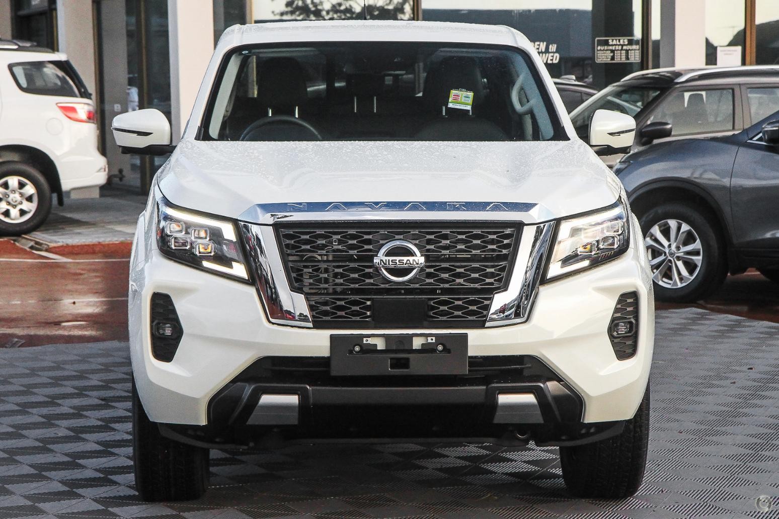 Nissan Navara image 2