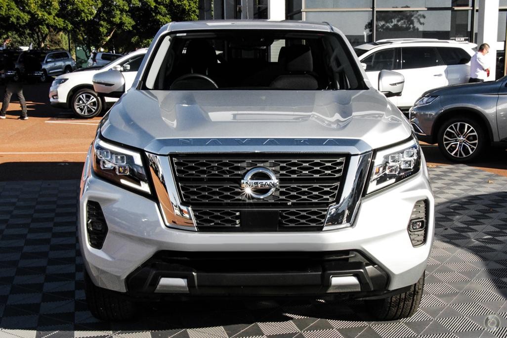 Nissan Navara image 2