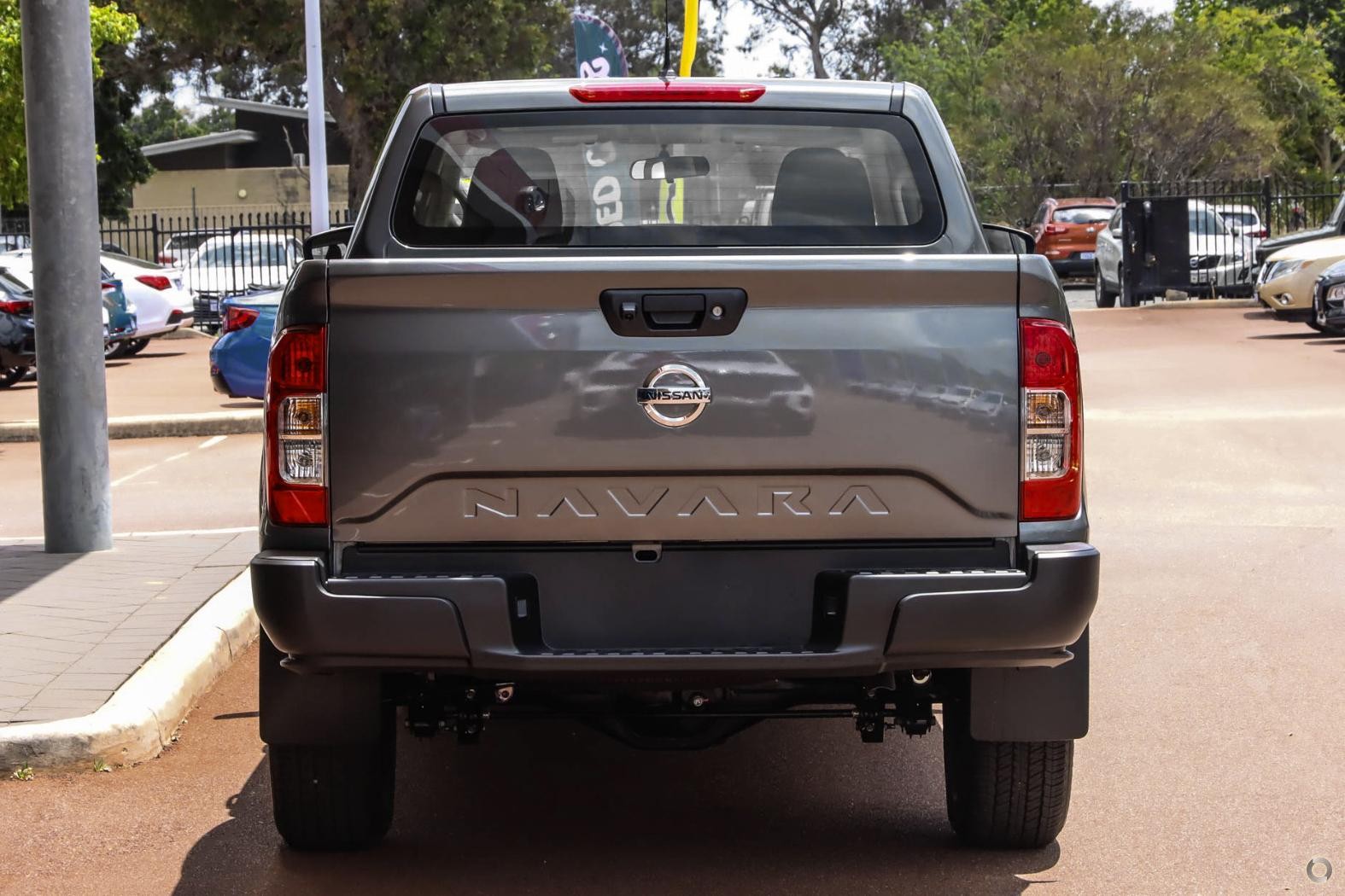 Nissan Navara image 3