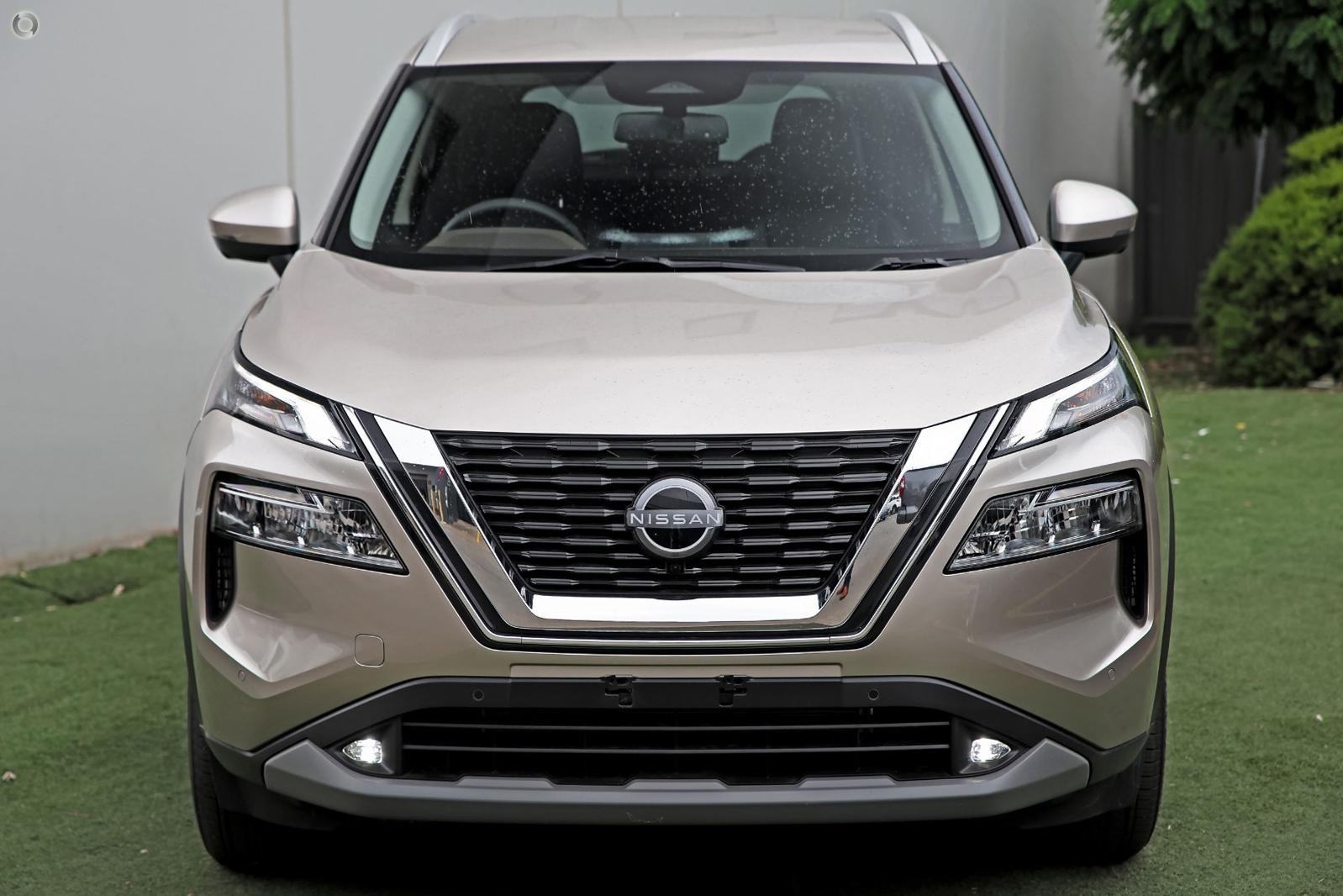 Nissan X-trail image 2